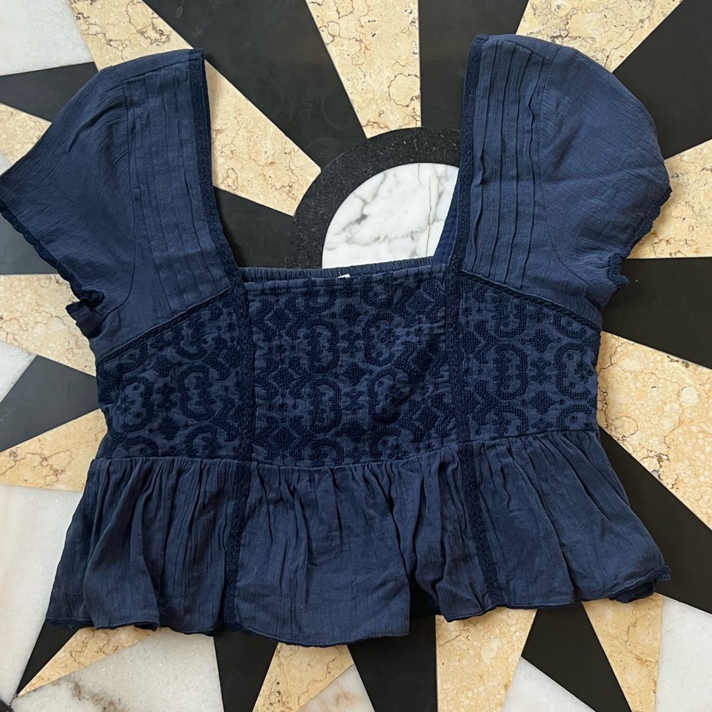 American Eagle Cropped Blouse